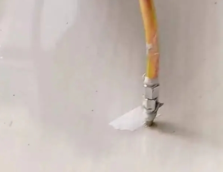丽江瓷砖空鼓维修公司专业解答在瓷砖铺贴过程中，如果使用的砂料过粗（如全部使用了粗砂），可能会导致以下问题